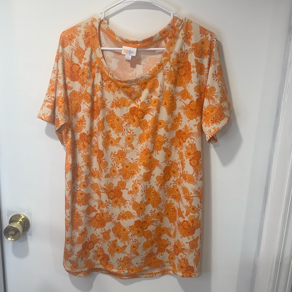LuLaRoe Hailey Top – NWOT Lightweight Long Sleeve Tunic (XL)